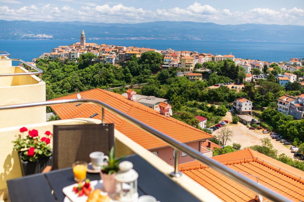 Apartman Jelena Vrbnik Buitenkant foto