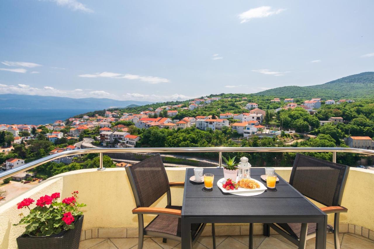 Apartman Jelena Vrbnik Buitenkant foto